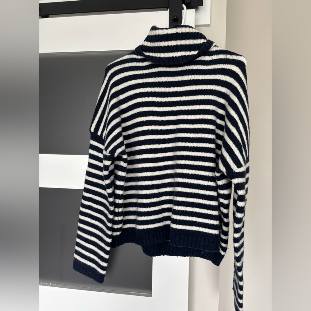 Abercrombie Navy and White Striped Sweater